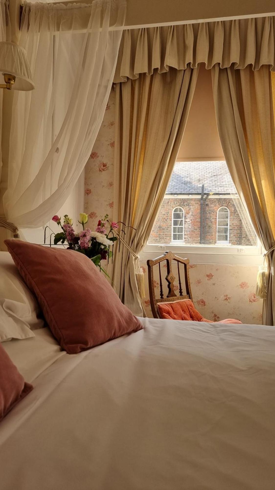 23 St Mary'S Bed and Breakfast Γιορκ Δωμάτιο φωτογραφία