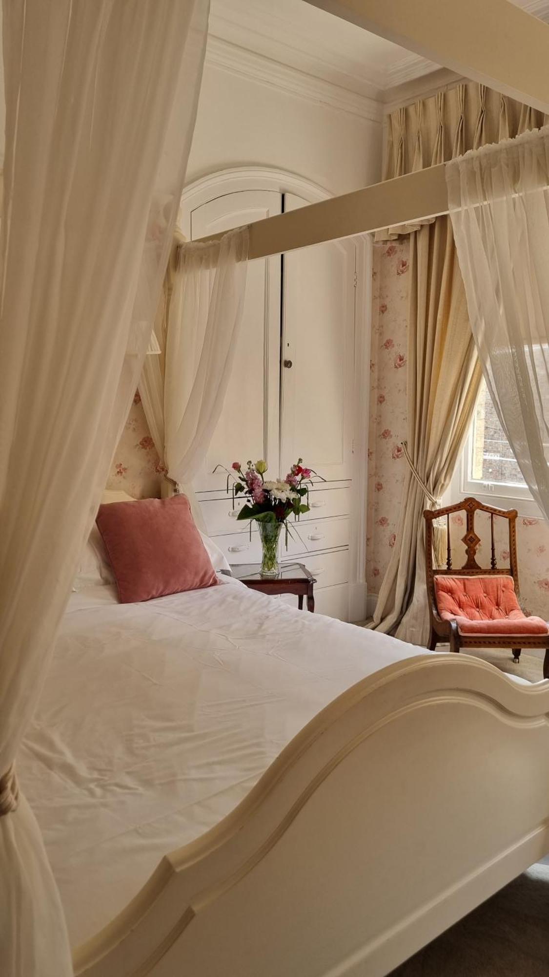 23 St Mary'S Bed and Breakfast Γιορκ Δωμάτιο φωτογραφία